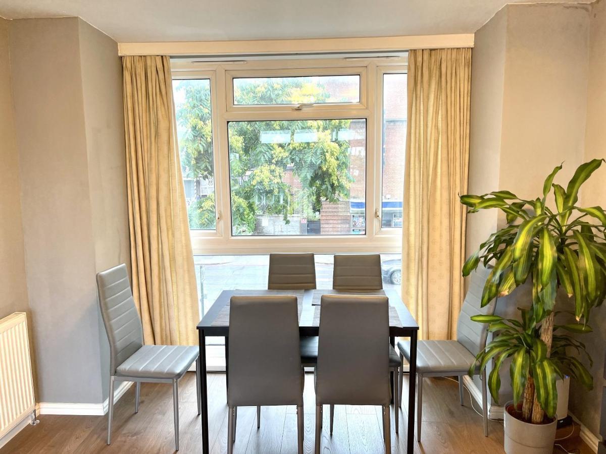 Beautiful 3-Bed Apartment At Swiss Cottage Лондон Екстер'єр фото