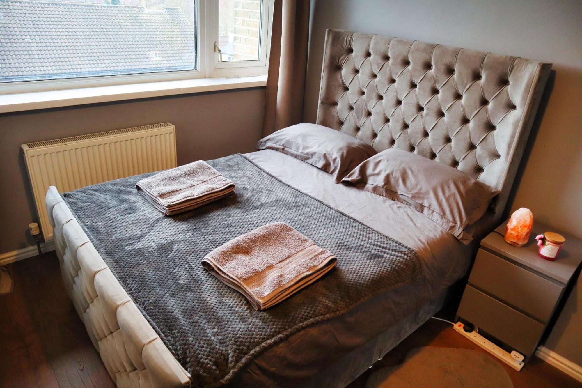 Beautiful 3-Bed Apartment At Swiss Cottage Лондон Екстер'єр фото