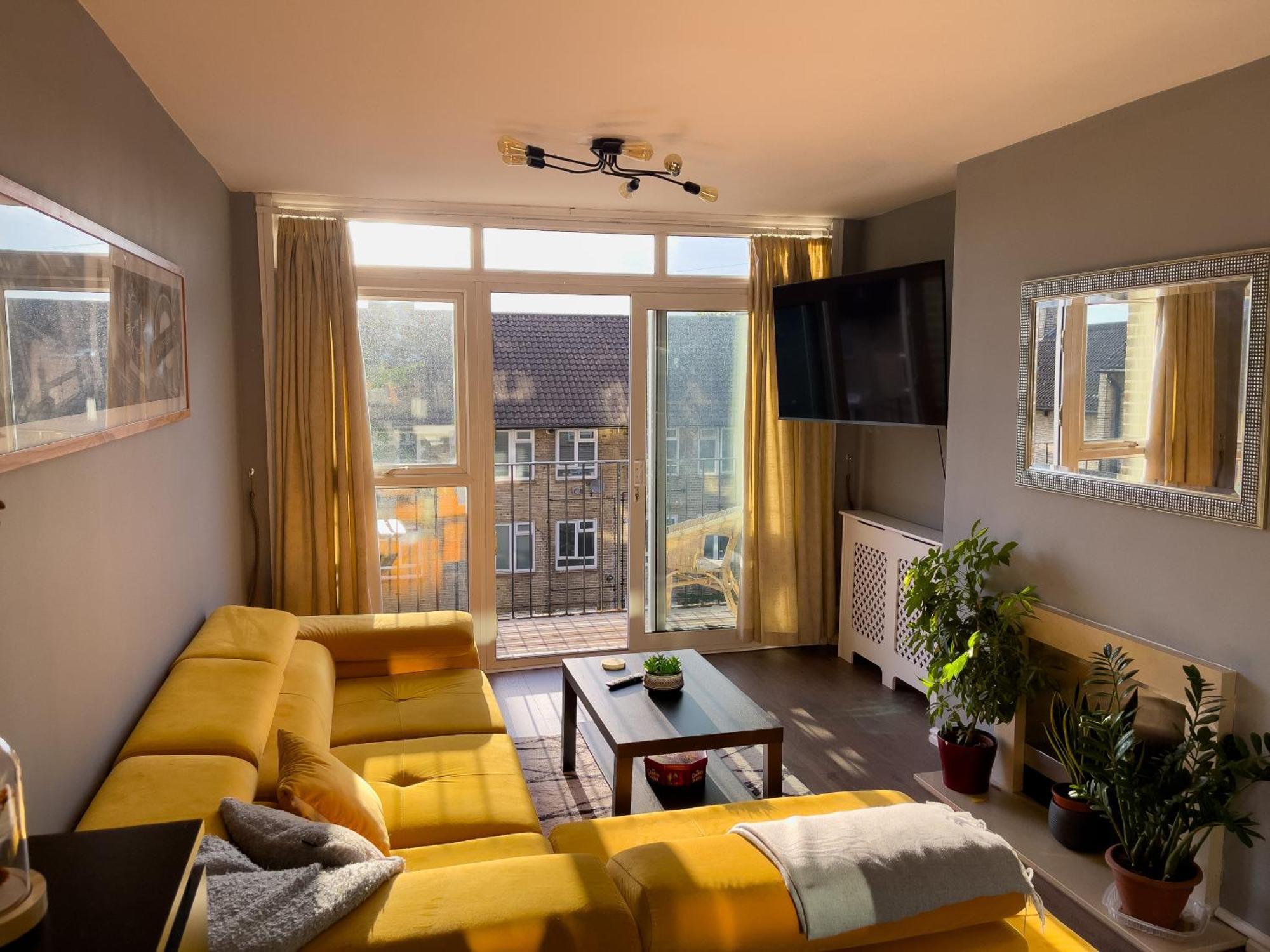 Beautiful 3-Bed Apartment At Swiss Cottage Лондон Екстер'єр фото